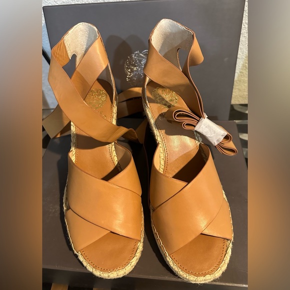 Brand New Vince Camuto Tan summer shoes size 8.5M. New - Picture 2 of 9